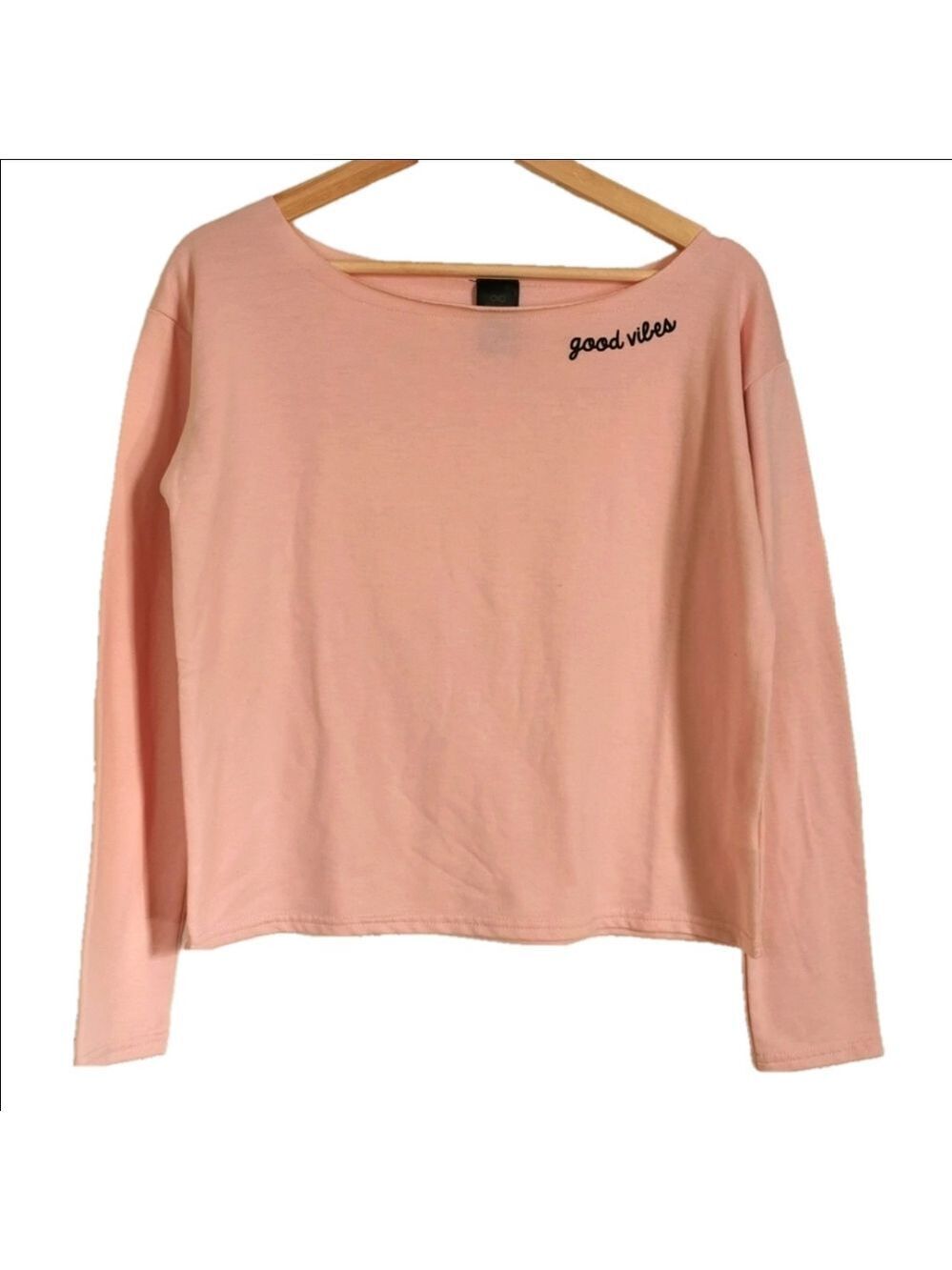 Infinite performance women's loose fit top. Good vibes, super cute size large.
